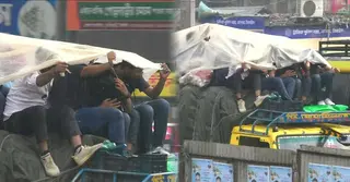 বৃষ্টিতে ঘরমুখো মানুষের চরম ভোগান্তি